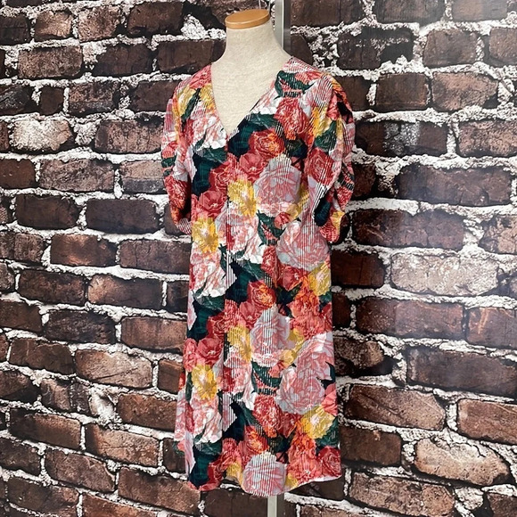 Halogen Dress Knee-Length Short Sleeve Pink Green Floral Size Medium - Picture 5 of 15